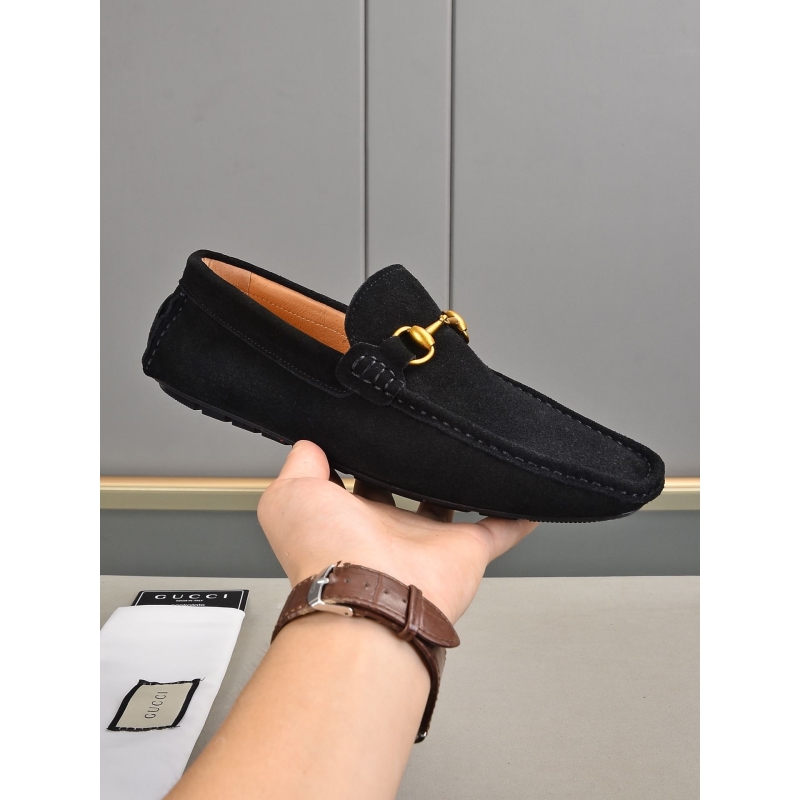 G*u*i leather shoes